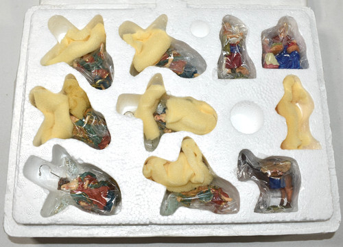 Hawthorne village nativity - hawthorne,
